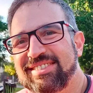 Muy bueno el curso, la posibilidad de hacerlo online se adecua mucho a estos tiempos.